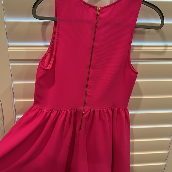 Boutique v neck dress - Picture 3 of 3